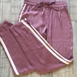 American Eagle lounge track pant